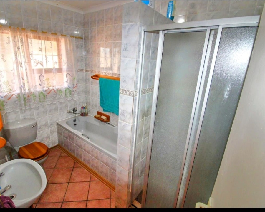 3 Bedroom Property for Sale in Langenhovenpark Free State